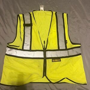 DeWalt High-Visibility Yellow Work Vest